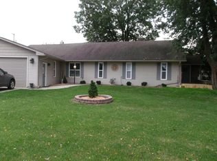 967 Apache Court, Crown Point, IN 46307