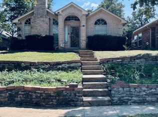 432 E Ash Ln, Euless, TX 76039
