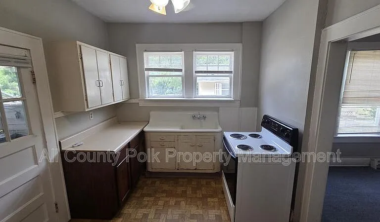 918 E Lime St #1 — Photo 3