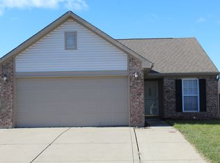 688 Hollowood Ln, Avon, IN 46123