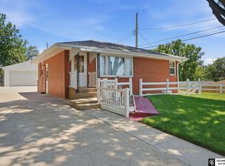 1520 N 61st St, Lincoln, NE 68505