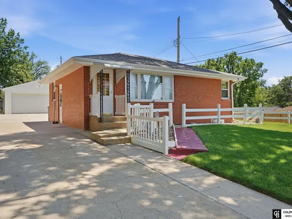 1520 N 61st St, Lincoln, NE 68505