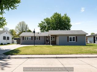 2427 Del Monte Ave, Grand Island, NE 68803