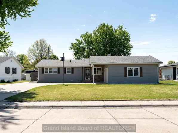 2427 Del Monte Ave, Grand Island, NE 68803