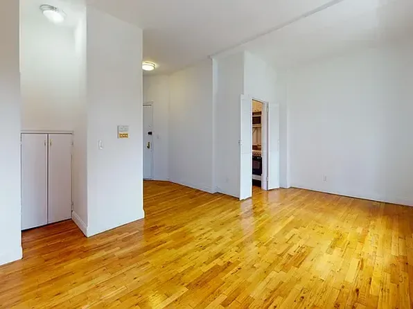 399 East 78th Street image 1 of 8