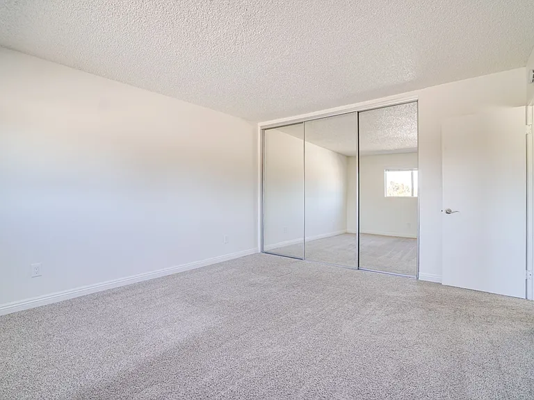 River Trail Apartments — Photo 32