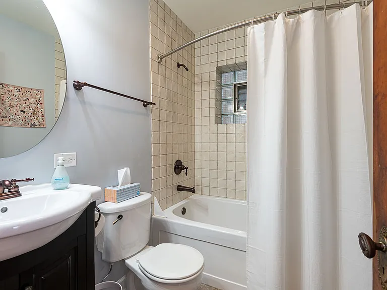2324 W Medill Ave #1 — Photo 11