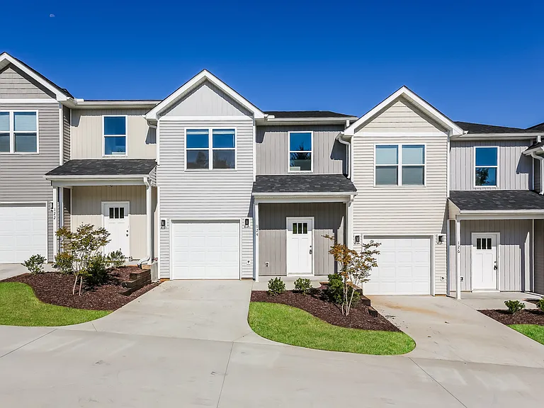 124 Cannon Dr — Photo 2