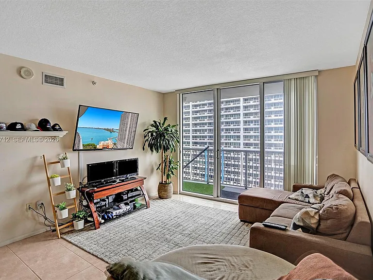 1750 N Bayshore Dr #2206 — Photo 21