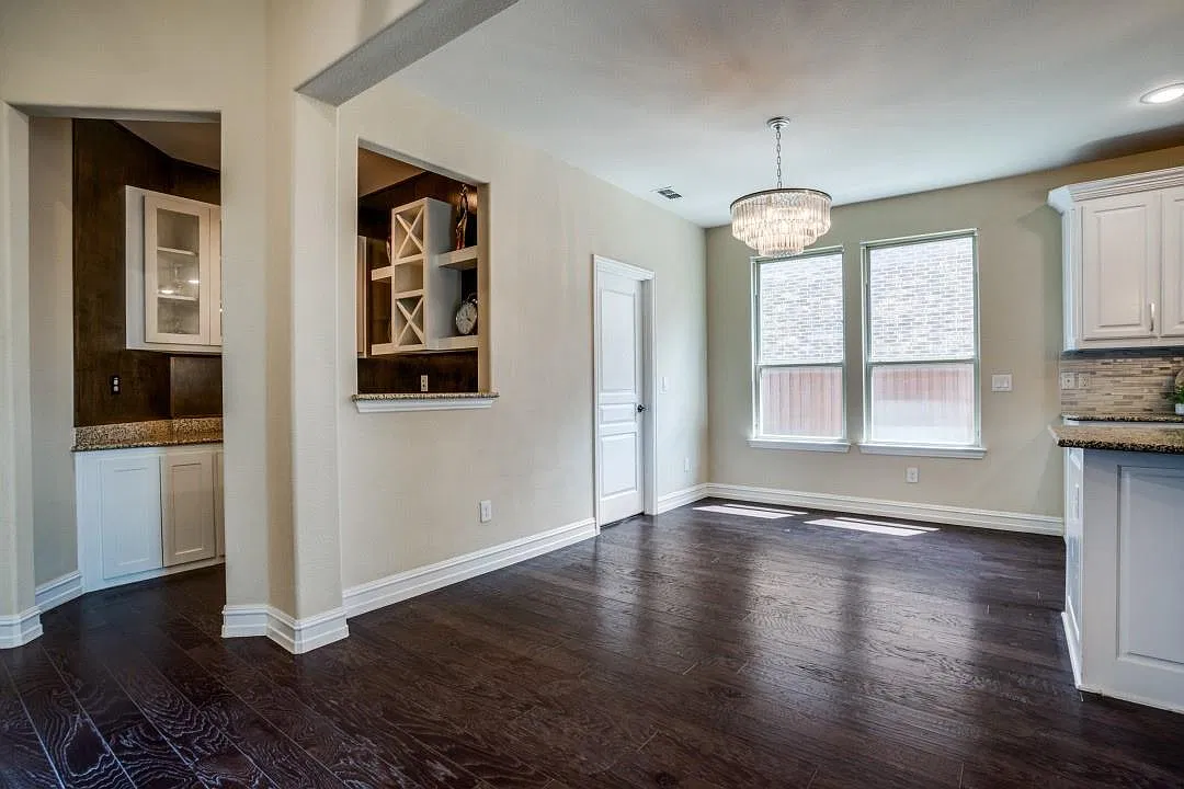 4 bed, 3669 sqft, $3,999 — Photo 2