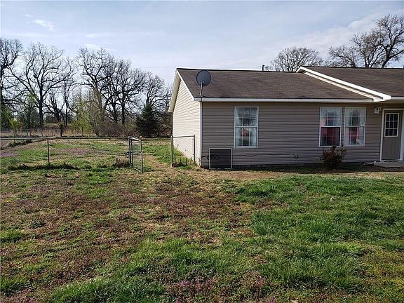 5th image of 22045 Cheryl Dr