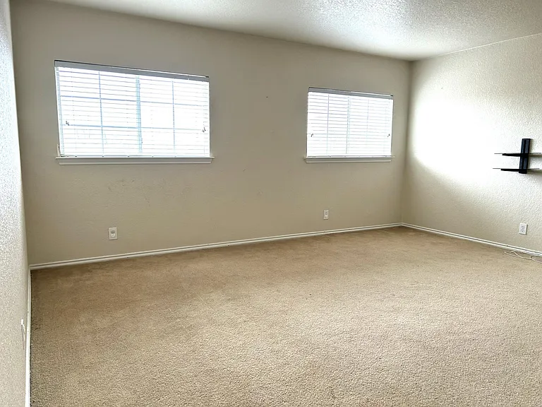 6523 Kestrel Ln — Photo 14