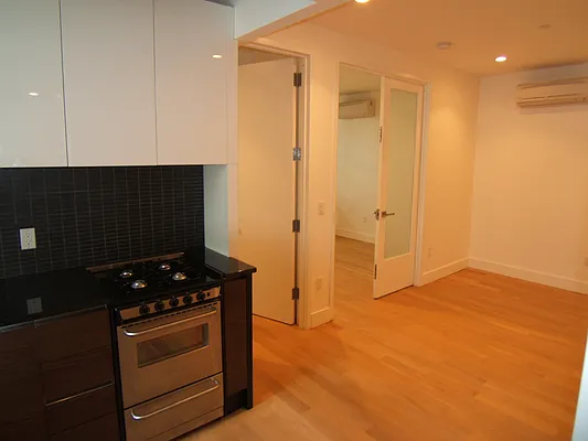 Rented by Joel Weisz, LREB | media 28