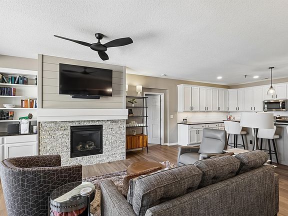 4th image of 3031 Grand Ave APT 212