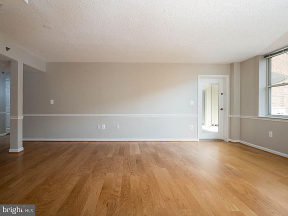 4th image of 900 N Taylor St #1127 & 113