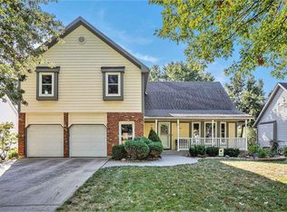 8543 Oakview Dr, Lenexa, KS 66215