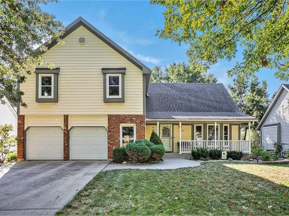 8543 Oakview Dr, Lenexa, KS 66215