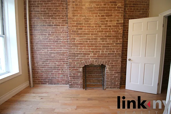 Rented by Link NY Realty | media 15