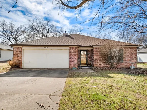 1707 Oxford Pl, Springdale, AR 72764