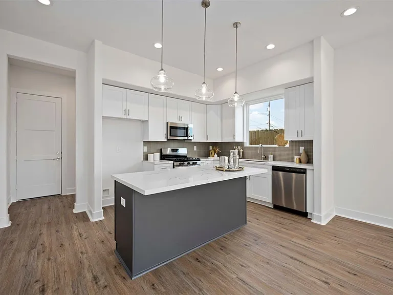 3504 Caplin St #B — Photo 4