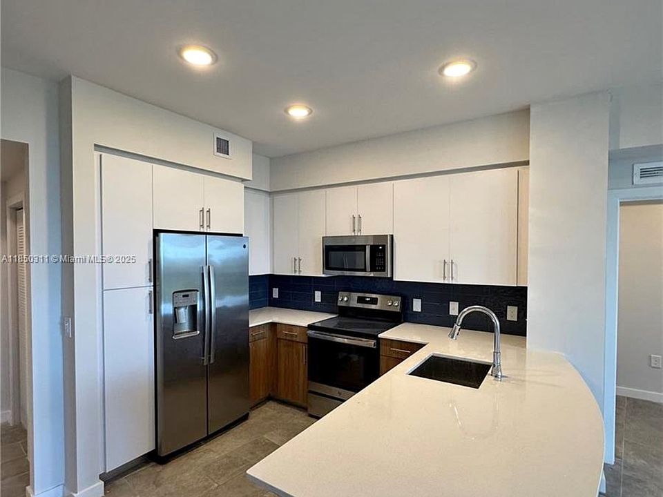 1st image of 2200 SW 4th Ave #22