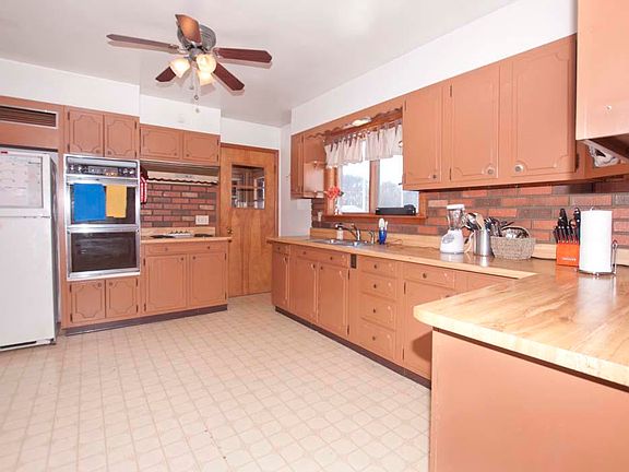 4th image of 129 N Wood Ave
