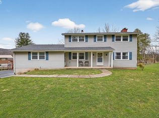 2541 Lyons Rd, Camillus, NY 13031