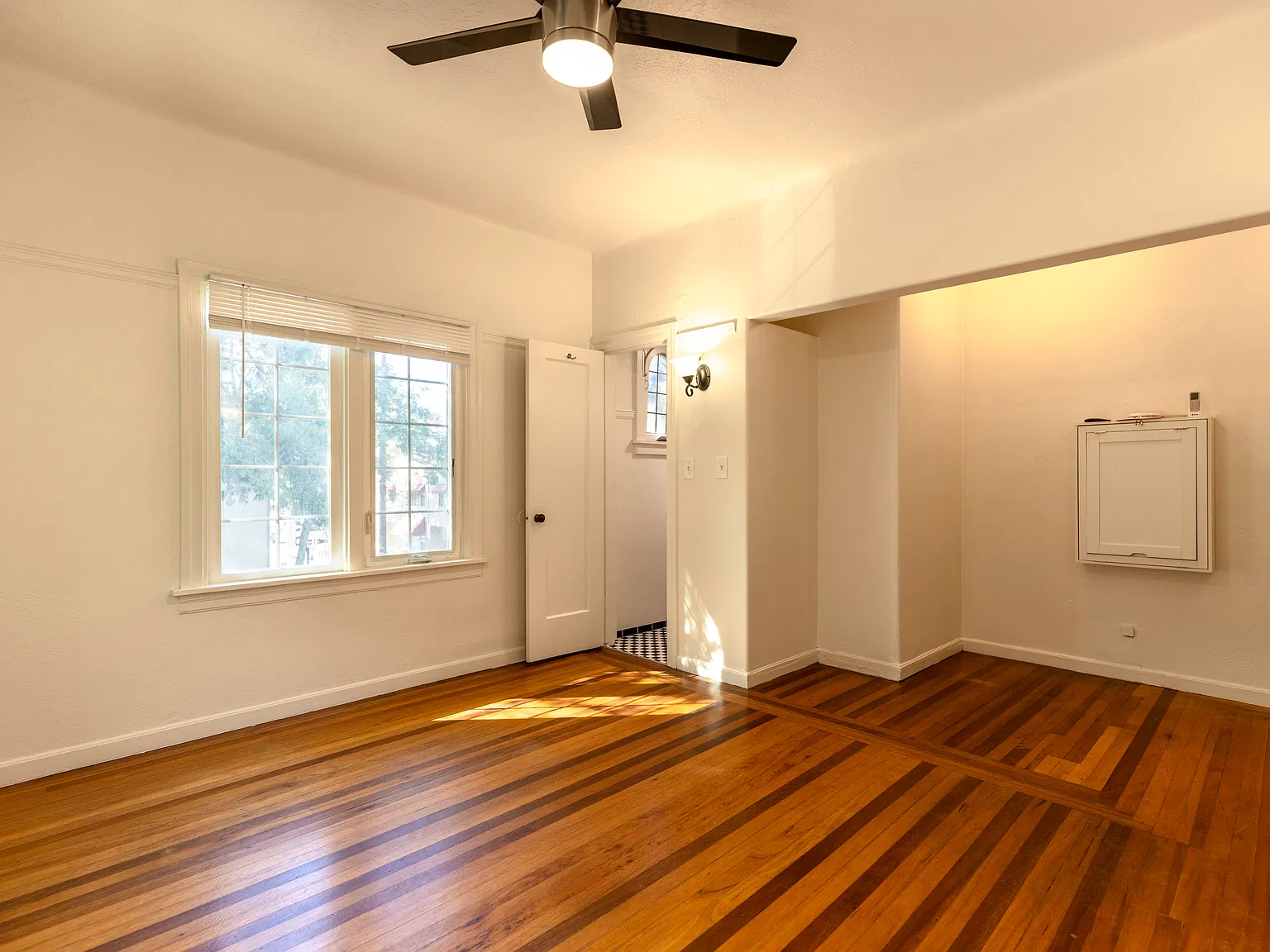 1 bed, 1.5 bath, 650 sqft, $1,595 — Photo 4