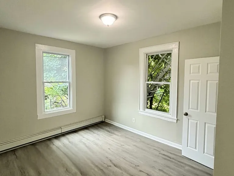 27-29 N Munn Ave #2A — Photo 9