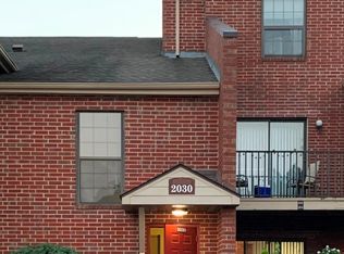 2030 N Rand Rd APT 204, Palatine, IL 60074