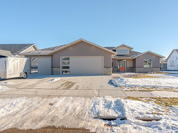 2nd image of 3005 Peach Tree Dr