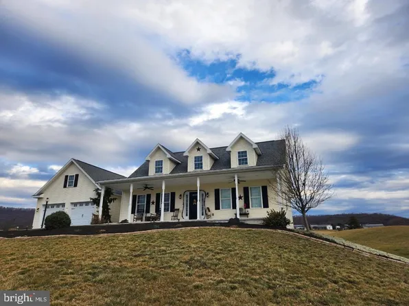 1385 Mountain Dr, Fredericksburg, PA 17026