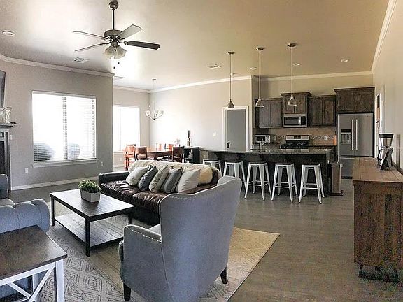 2nd image of 515 Jaguar Ln