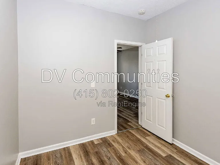 10917 Bernard Ave #4 — Photo 10