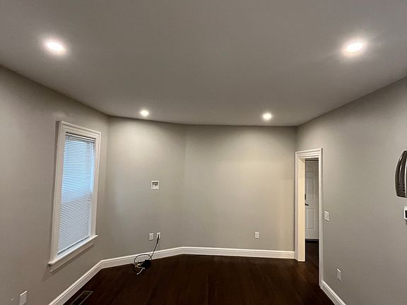 2nd image of 167 Hampshire St #88