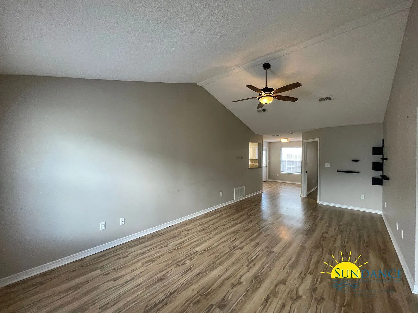 Centrally located and renovated Fort Walton Beach Home! — Photo 2