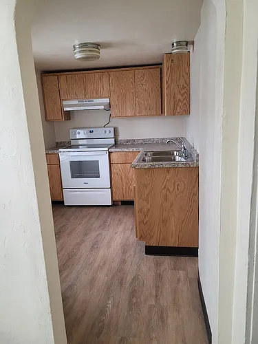207 Irwin Ave Photo 1