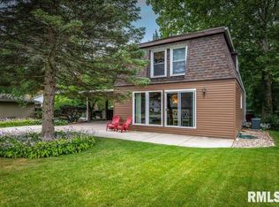 1211 8th Street Ct, Hampton, IL 61256