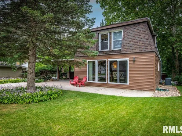 1211 8th Street Ct, Hampton, IL 61256