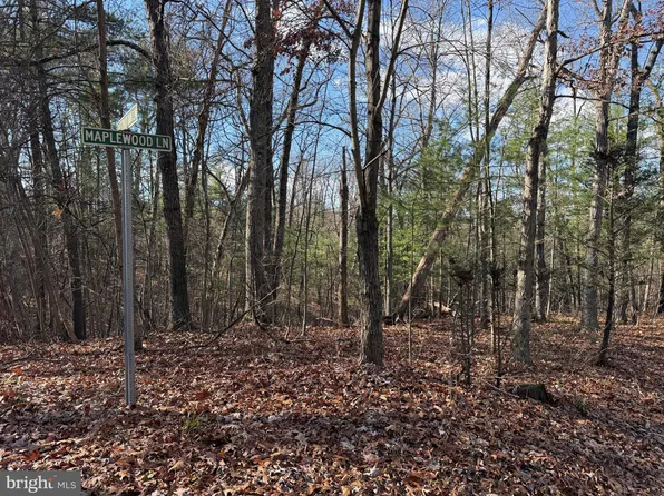 Maplewood Ln, Hedgesville, WV 25427