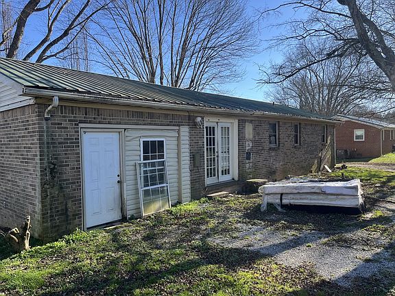 5th image of 250 Circle Hill Dr