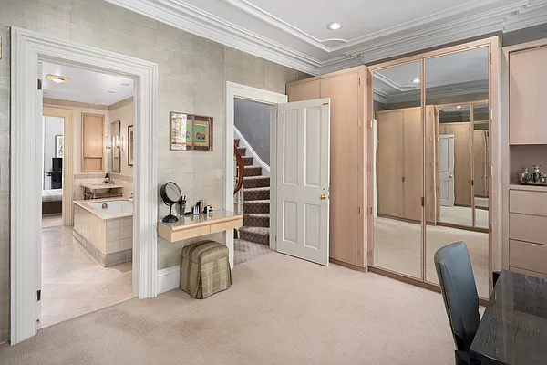 Rented by Compass | media 32