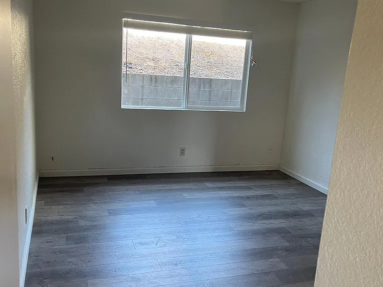 506 Fein Ave #A — Photo 7