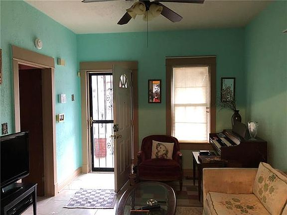 3rd image of 135 Oakley Ave