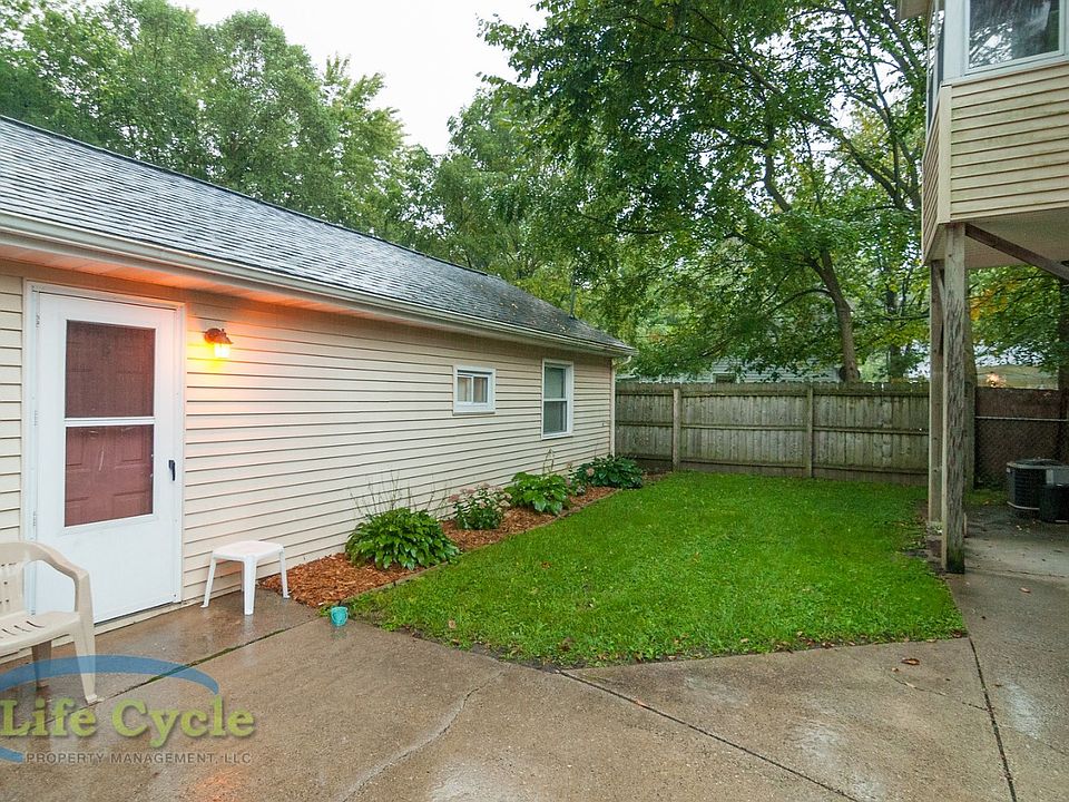1st image of 3044 Effie Pl NE APT 3