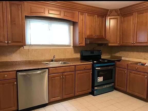 2nd image of 81 Roosevelt Ave #1