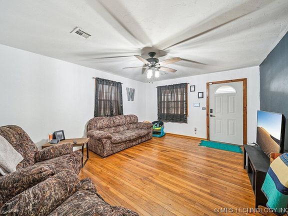 5th image of 396 Cherokee St