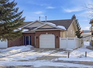 11 Columbia Dr, Saskatoon, SK S7K1E3