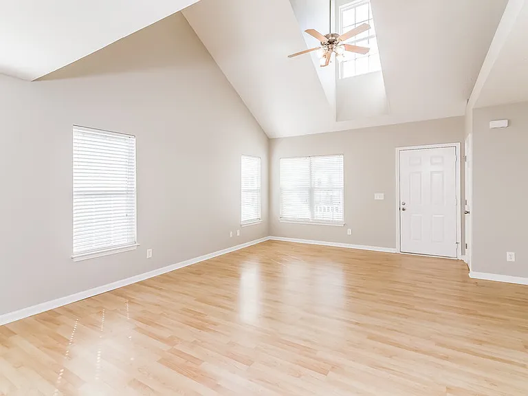 1202 Elisha Ct — Photo 2