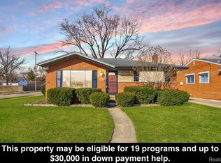 25765 Barbara St, Roseville, MI 48066